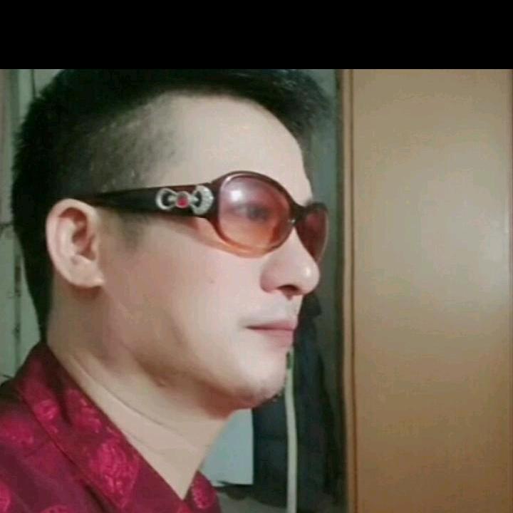 黄家二少: