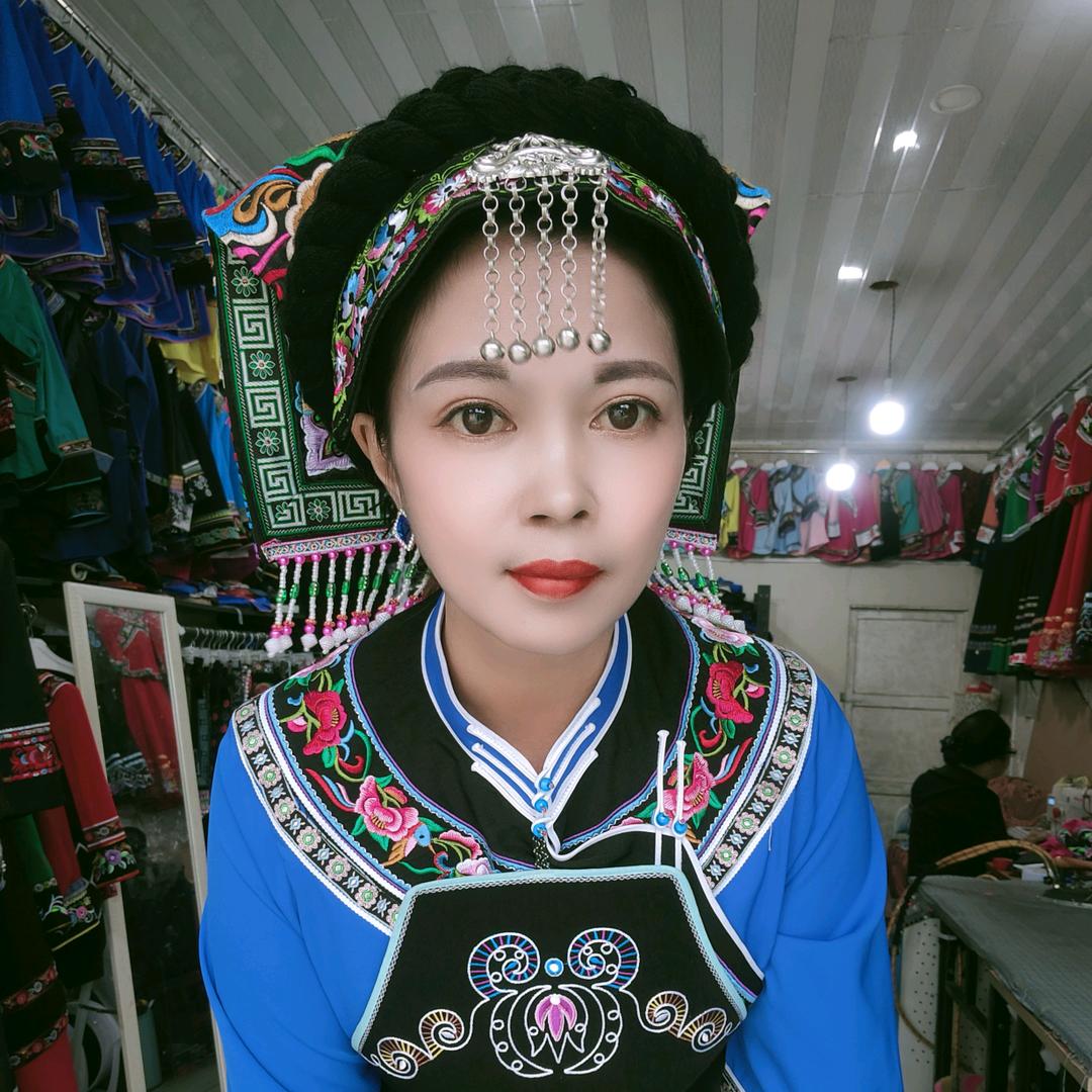 程姨妈布依服饰店麦坪店