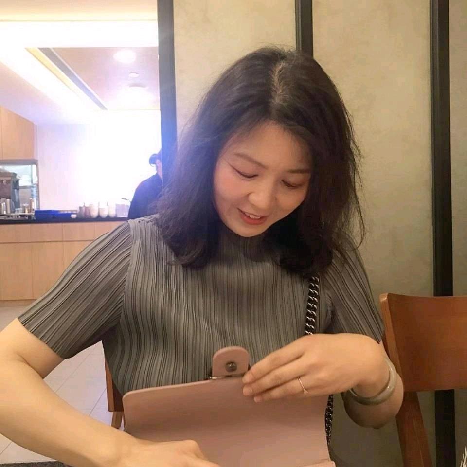 黄莉
