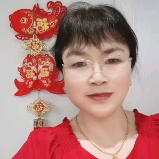 开 心 一 笑
