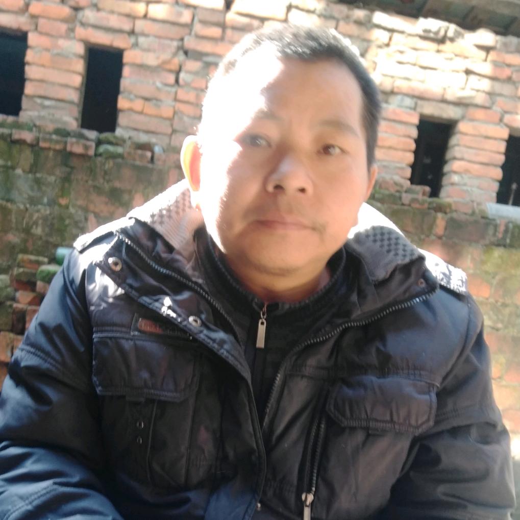 开心的强哥