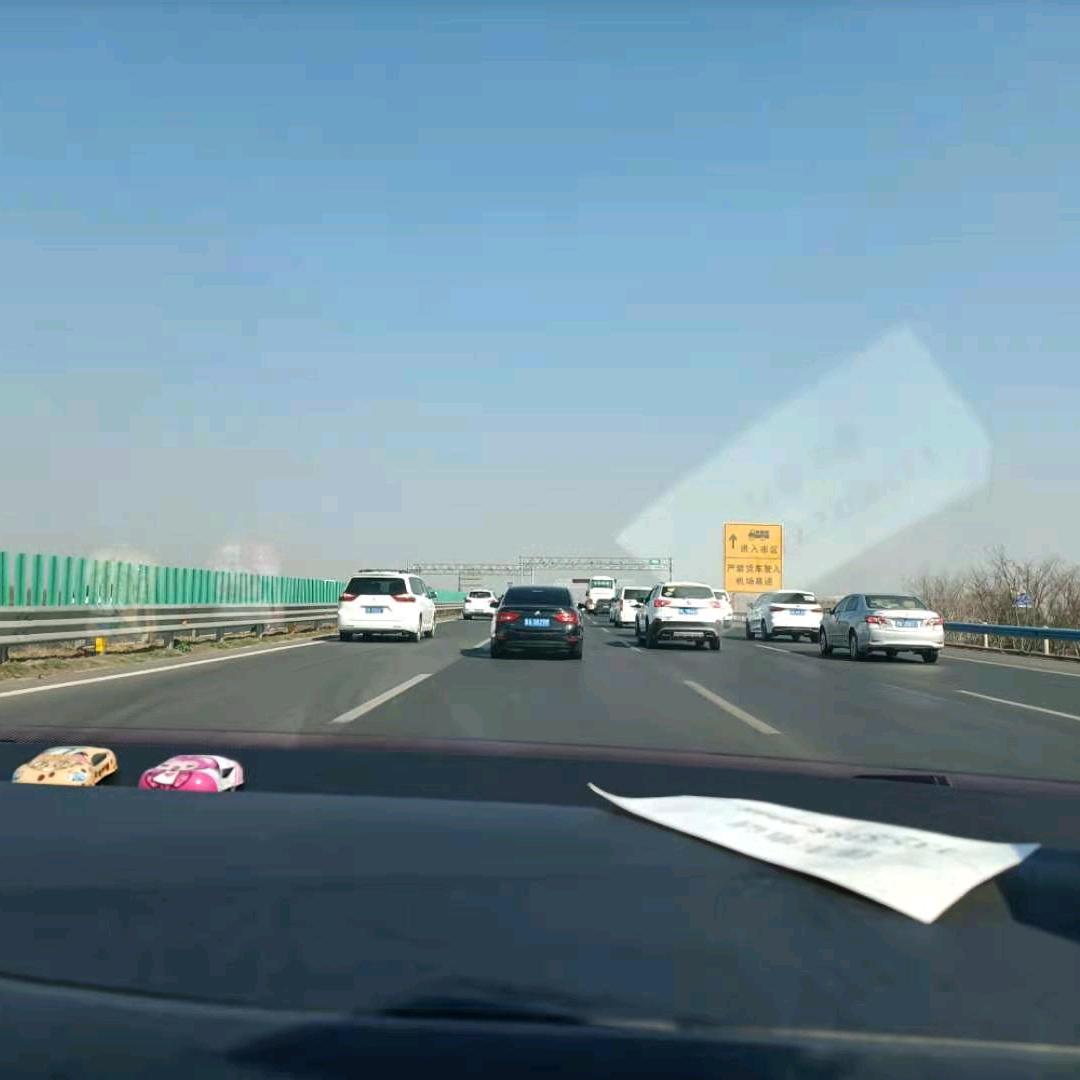 除夕子时雪，落地已隔年