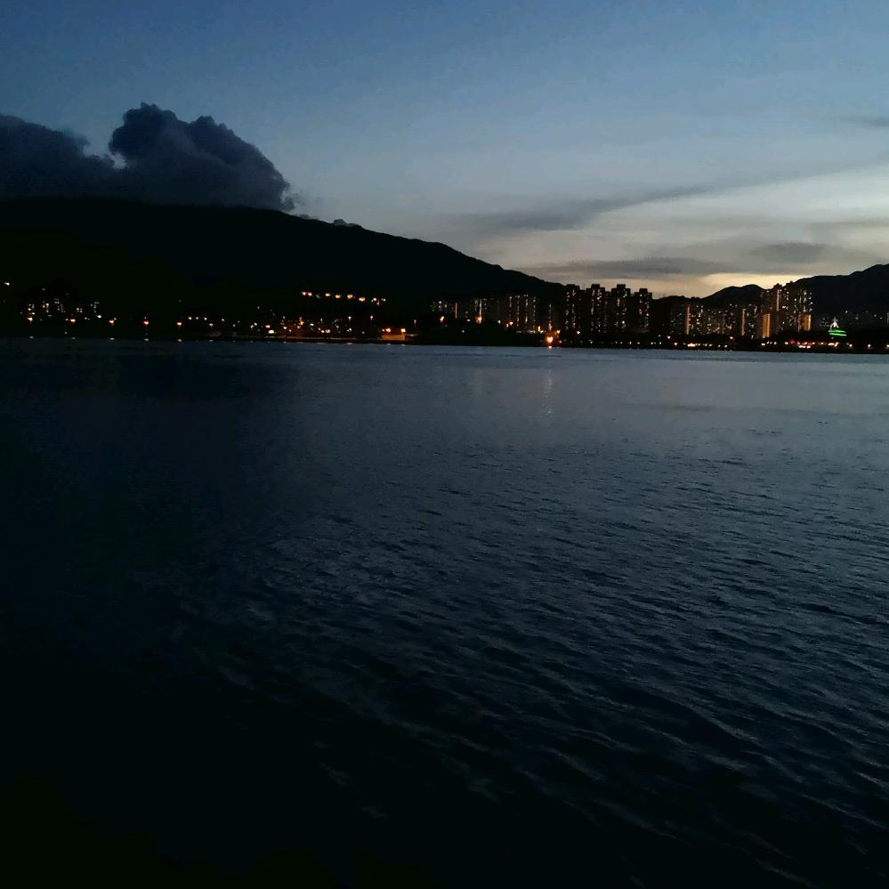 長江後浪推前浪