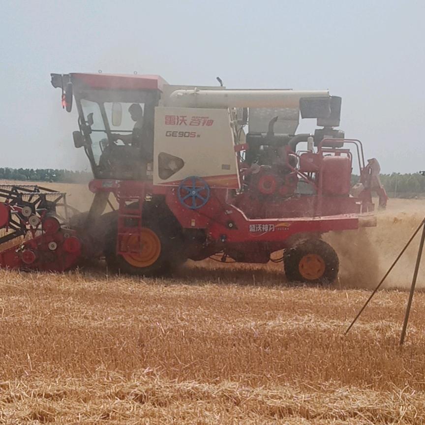 修车永亮，保养收割机