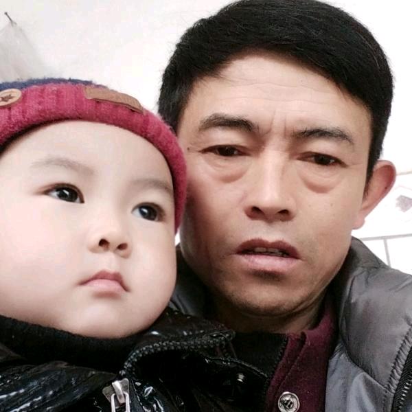 天天开心，施程伦