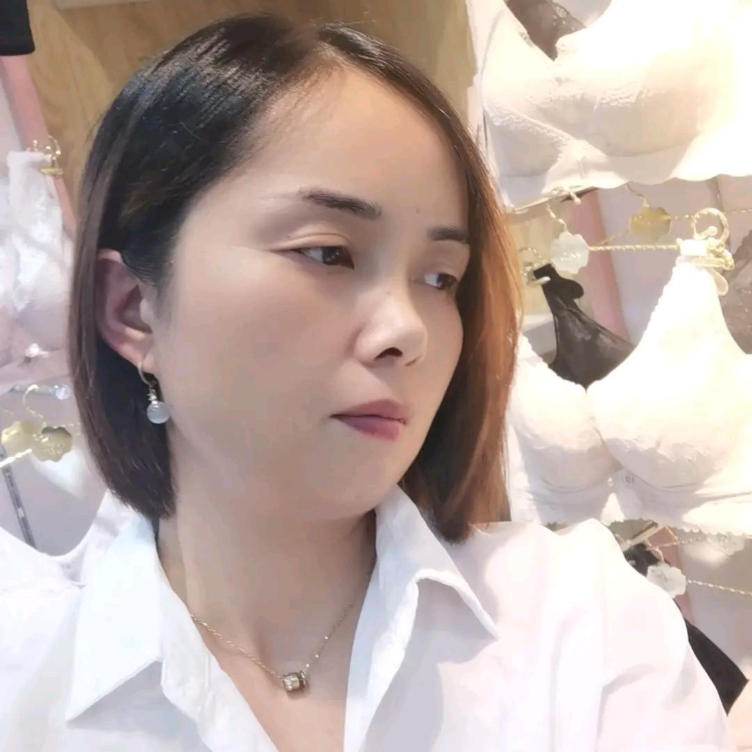 横店樱桃红了服装内衣