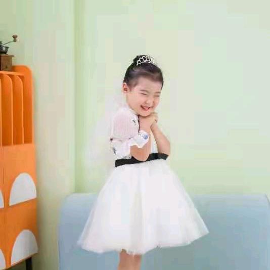 春雨无声蓝色天空