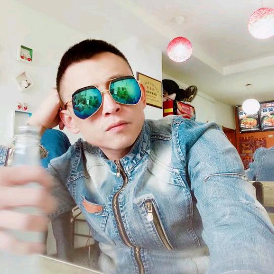 宏伟酒吧