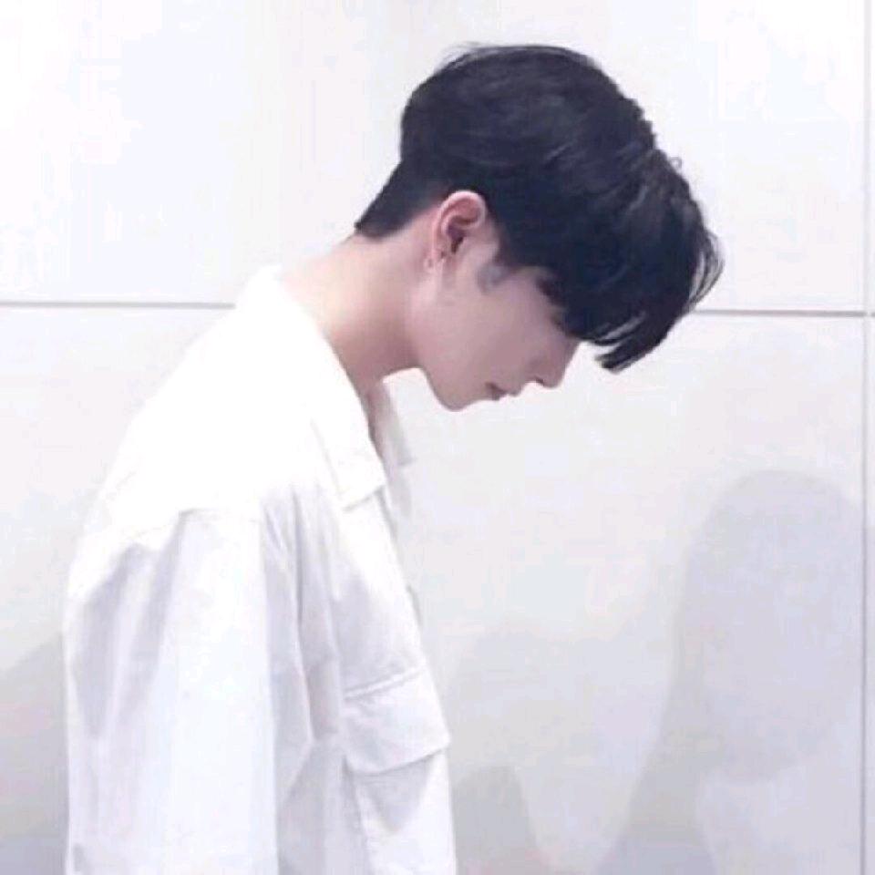 初白