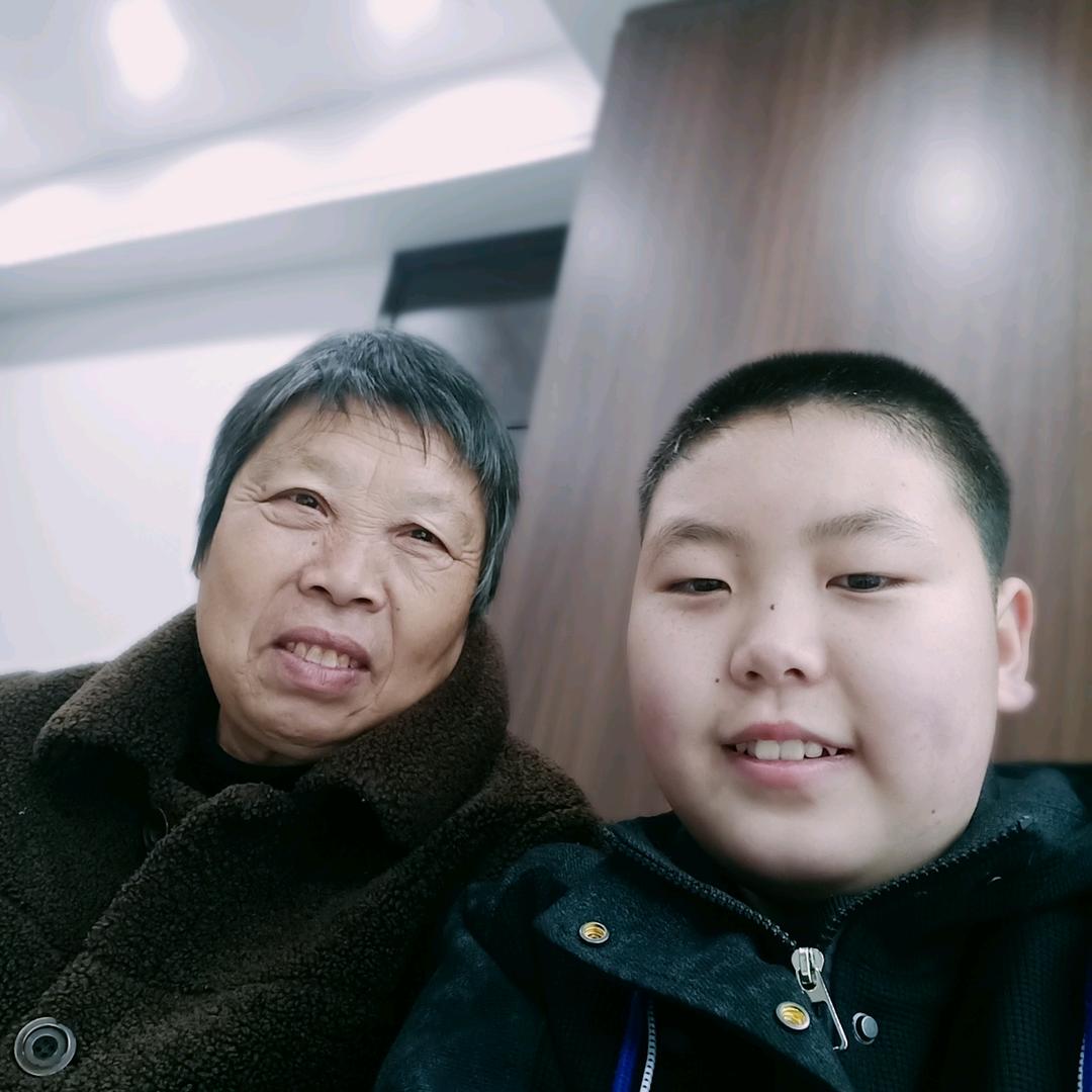 孙子和奶奶