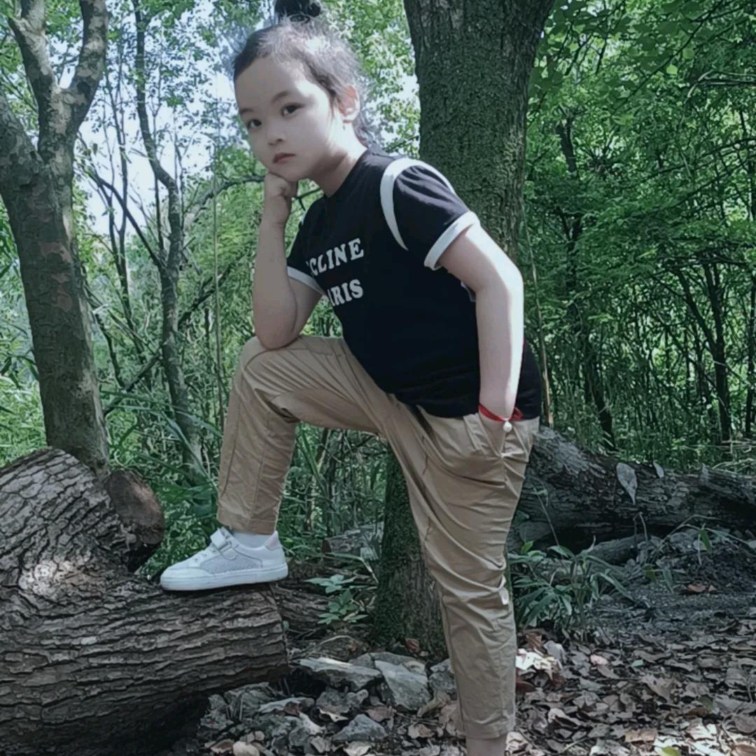 英子