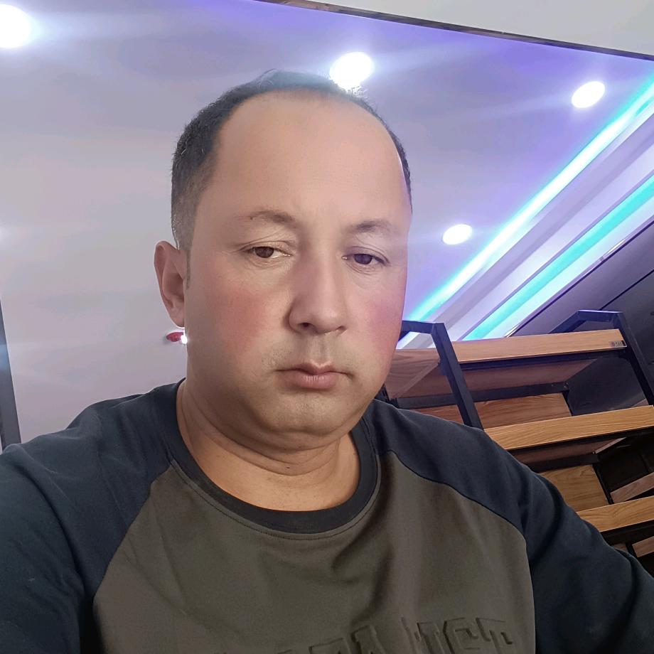 乐观的小伙子