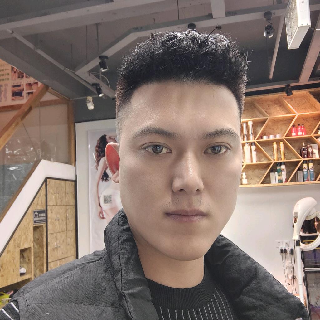 郑州鼎尚装修（找阿甘）
