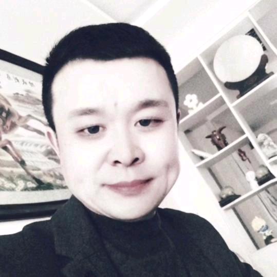 一只卖灯的阿伟哥