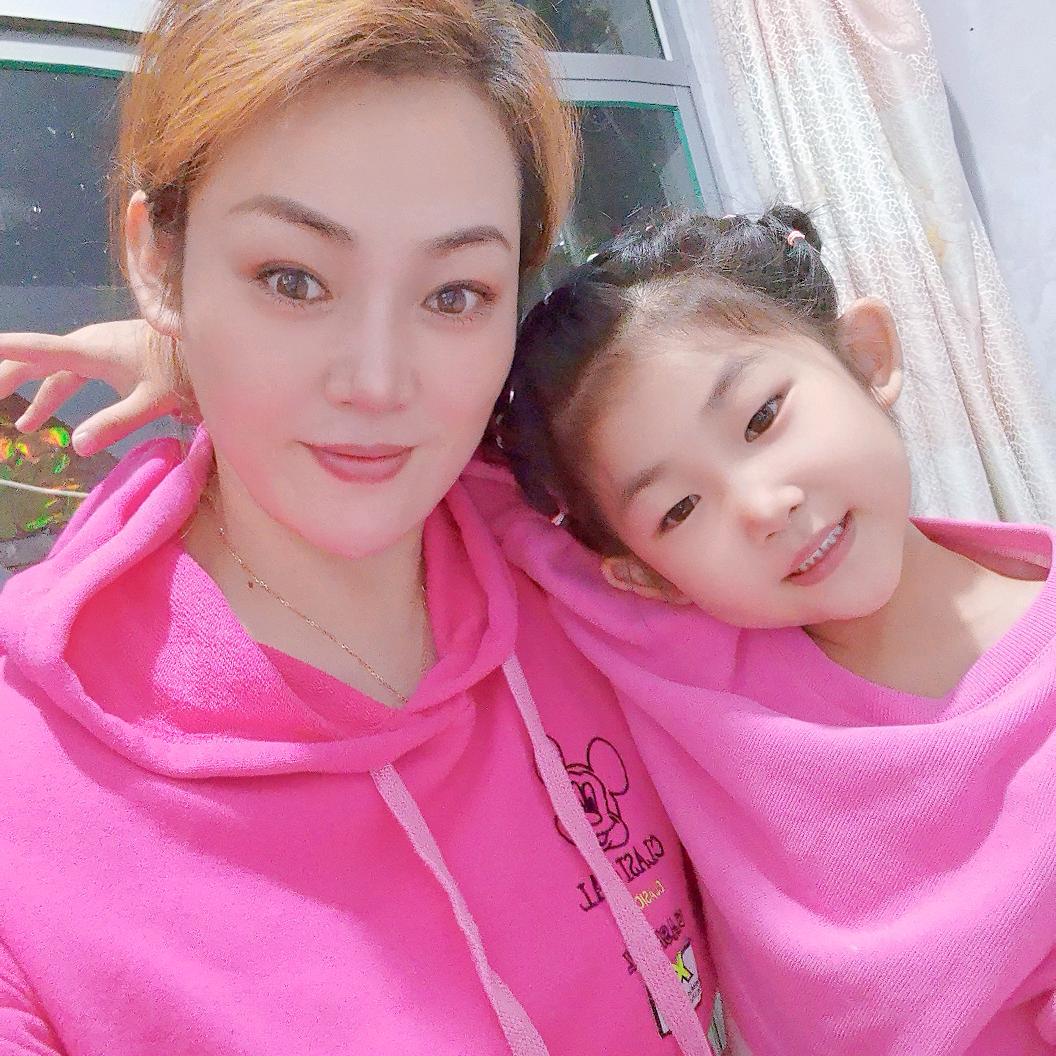 万荣商场珠宝顾问小姐姐