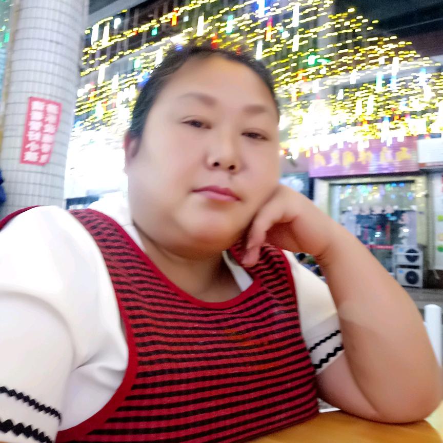 何琼