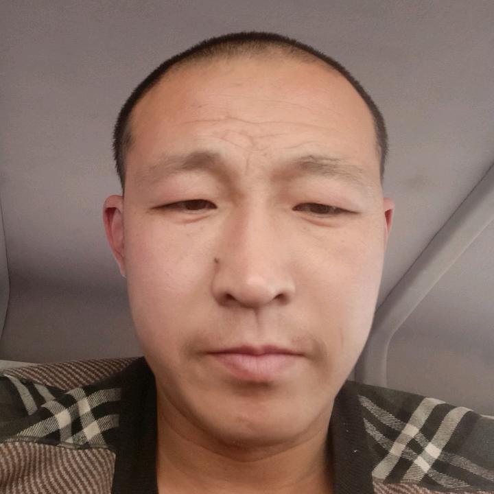 李志伟