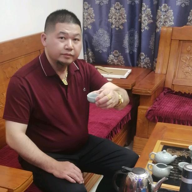 良哥：建洲生鲜配送，建濠潮流时装！