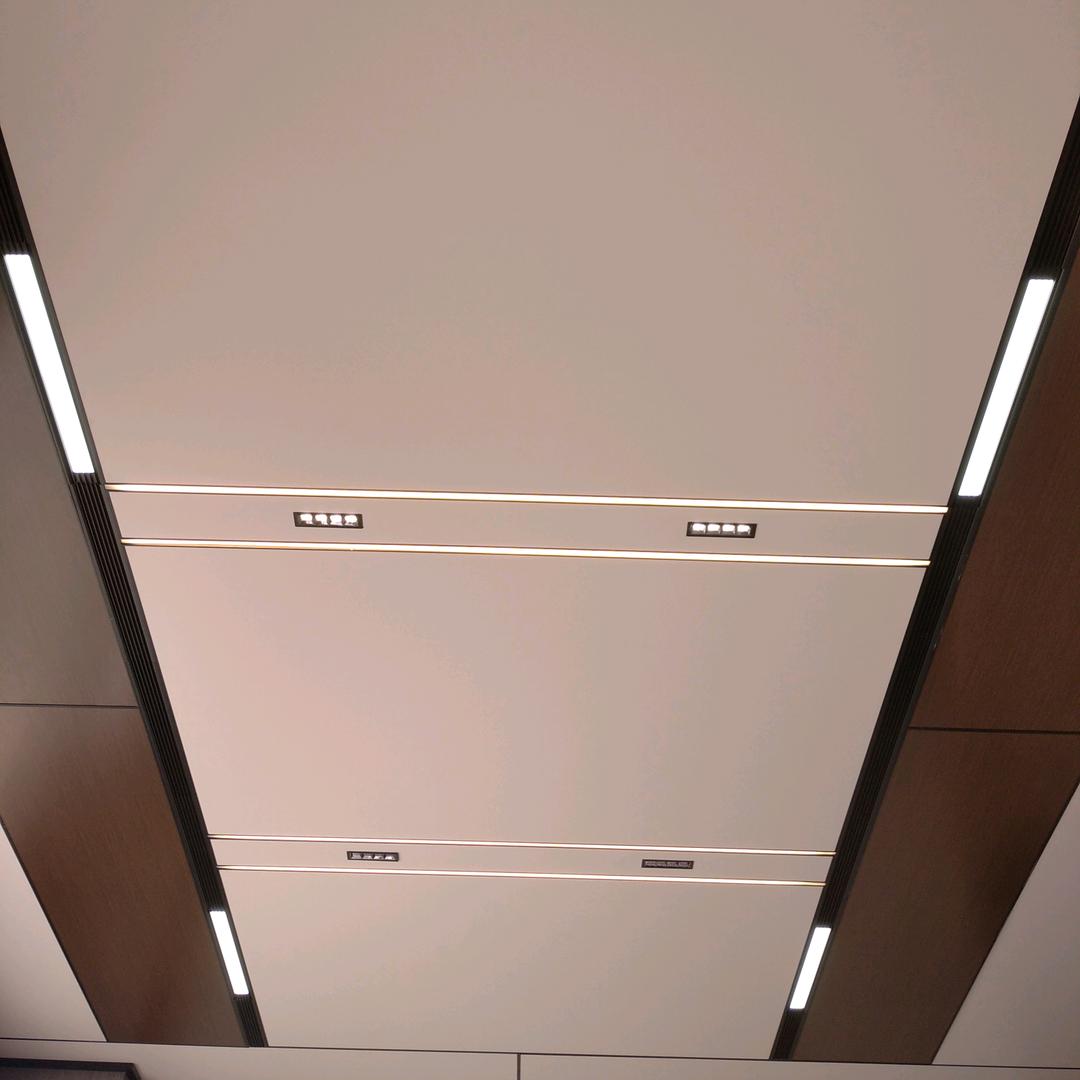 东至小许吊顶，人送外号吊的平