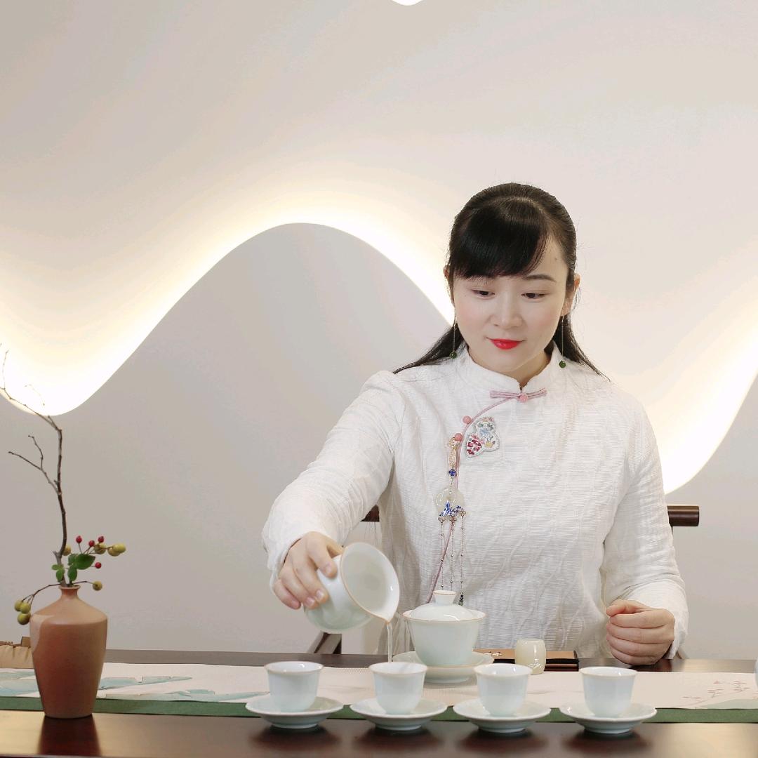 知未茶馆