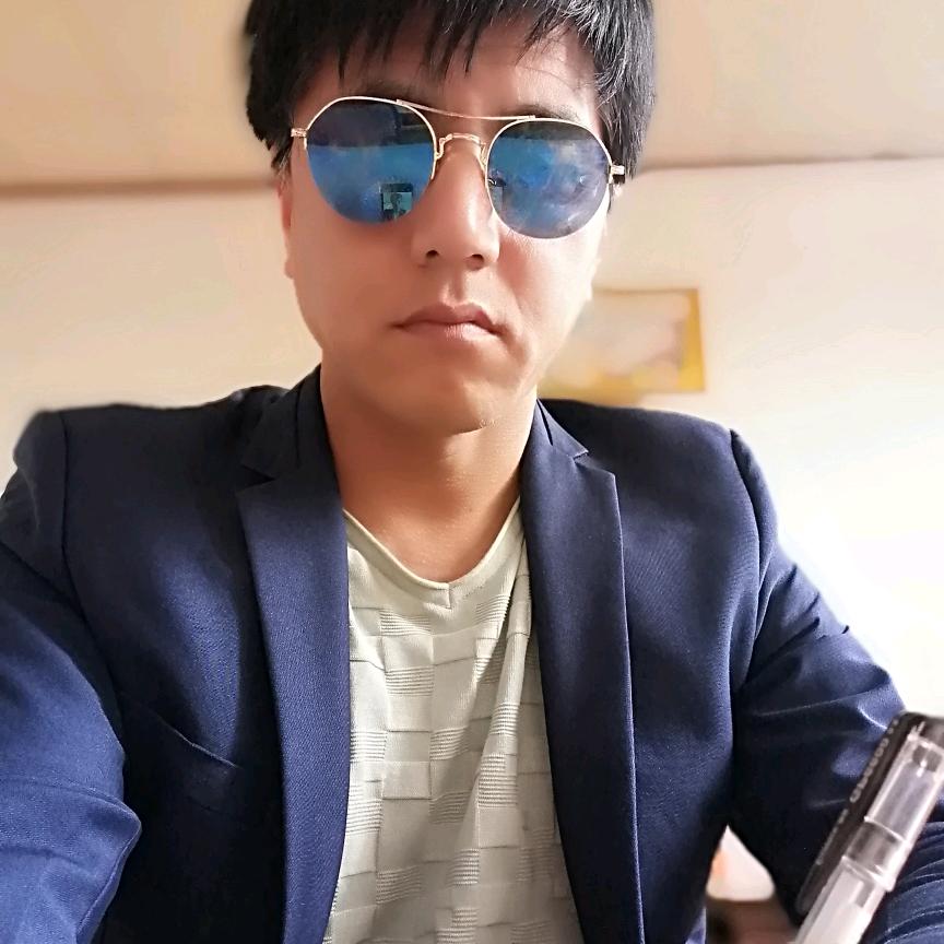 《阿奇》√