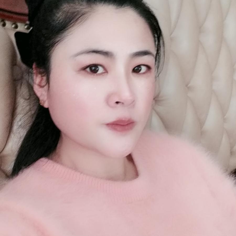 做沙发🛋的老张小姐