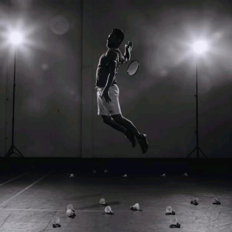 教羽毛球的任教练🏸