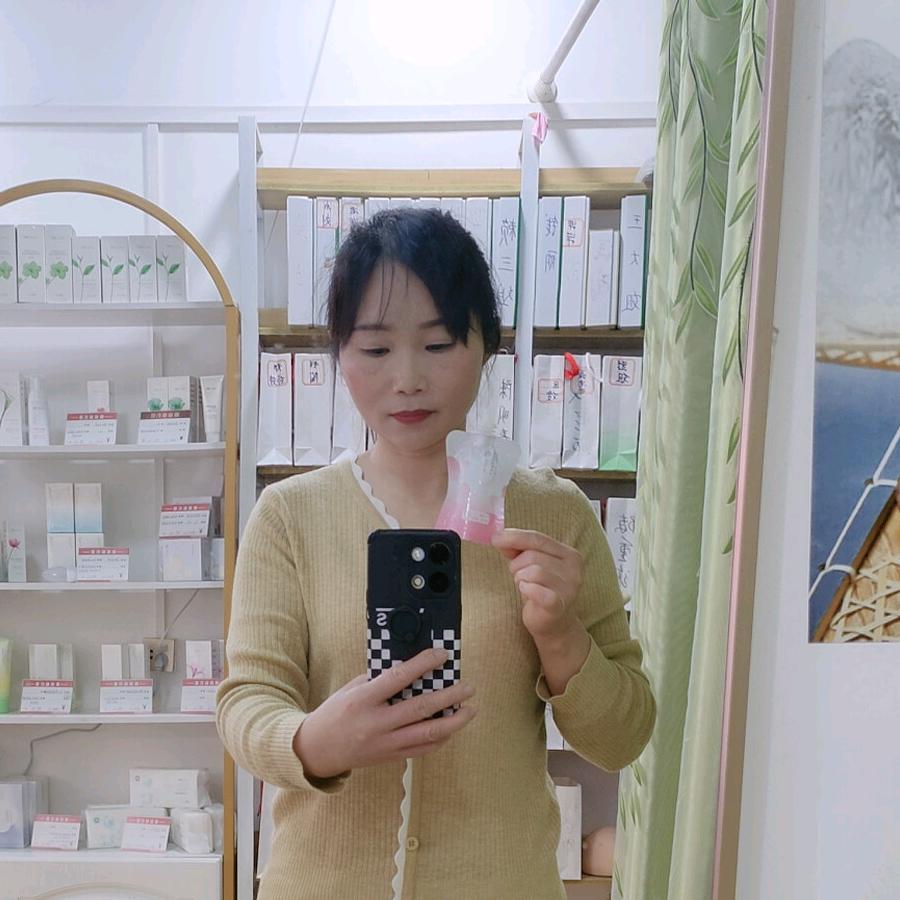 轻素栖花里(骑龙镇店)轻素栖花里-王姐