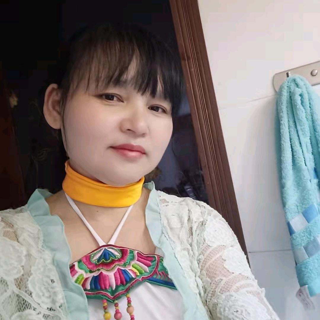 农村幺妹做农活忙《停播一段时间》