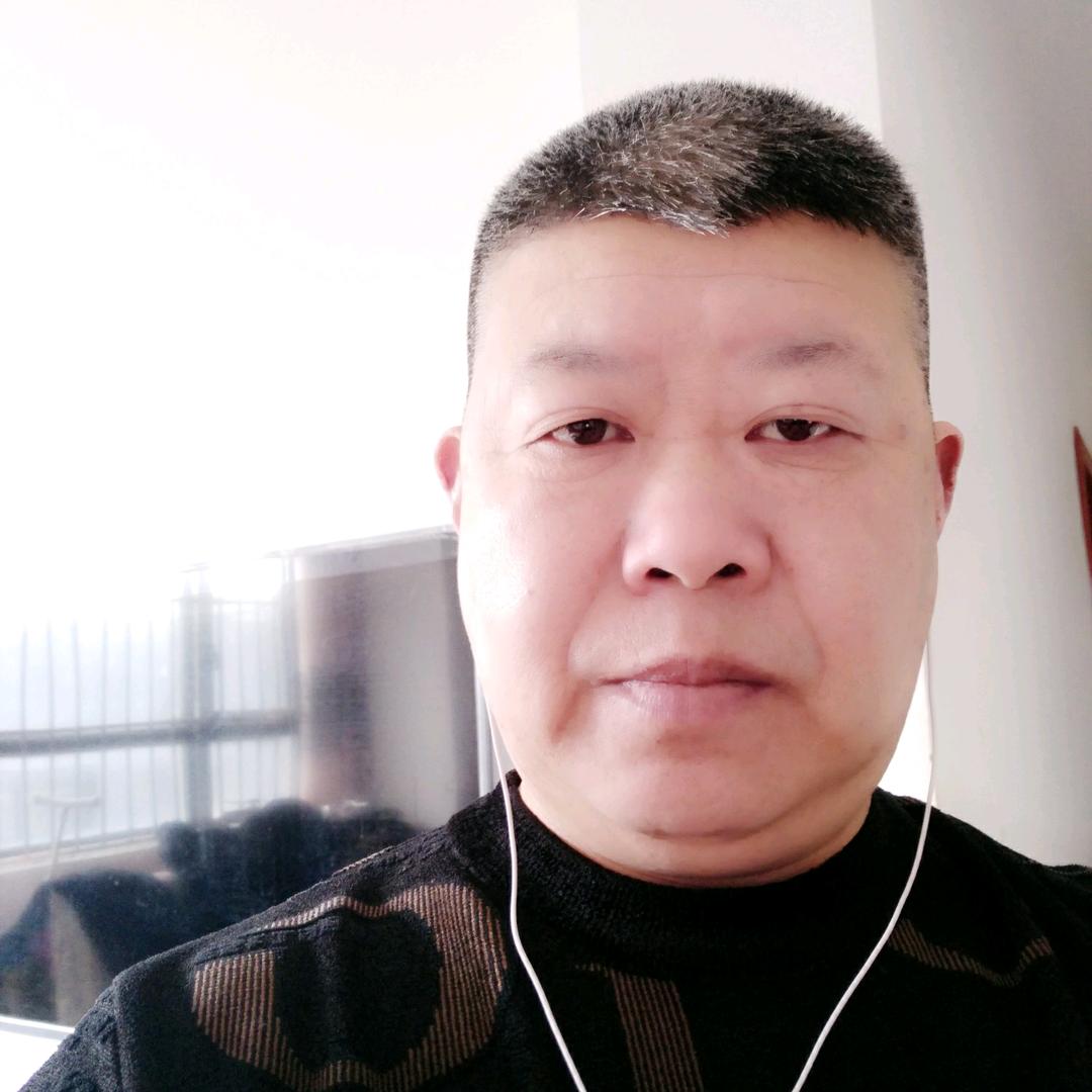 斗城人。