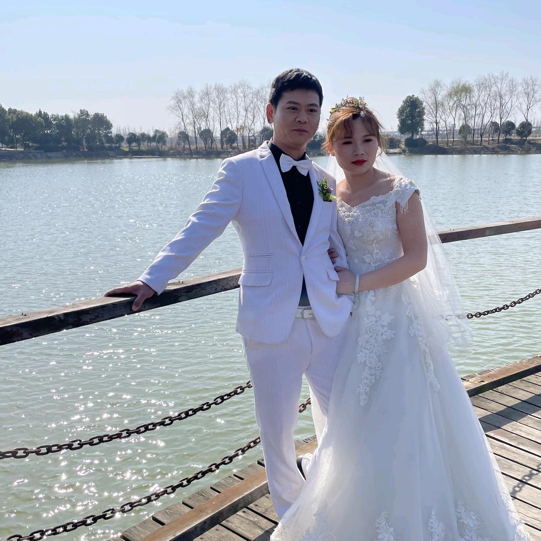 踏着帆布鞋走天涯