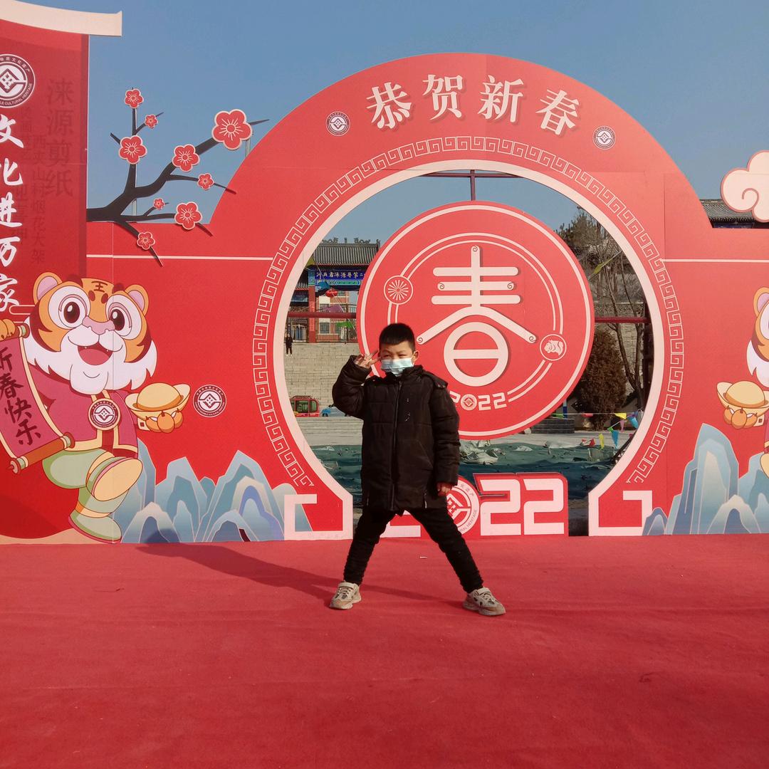 艾度饰界义乌小商品城80后大叔