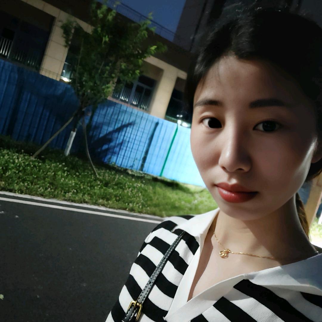 陈  莉
