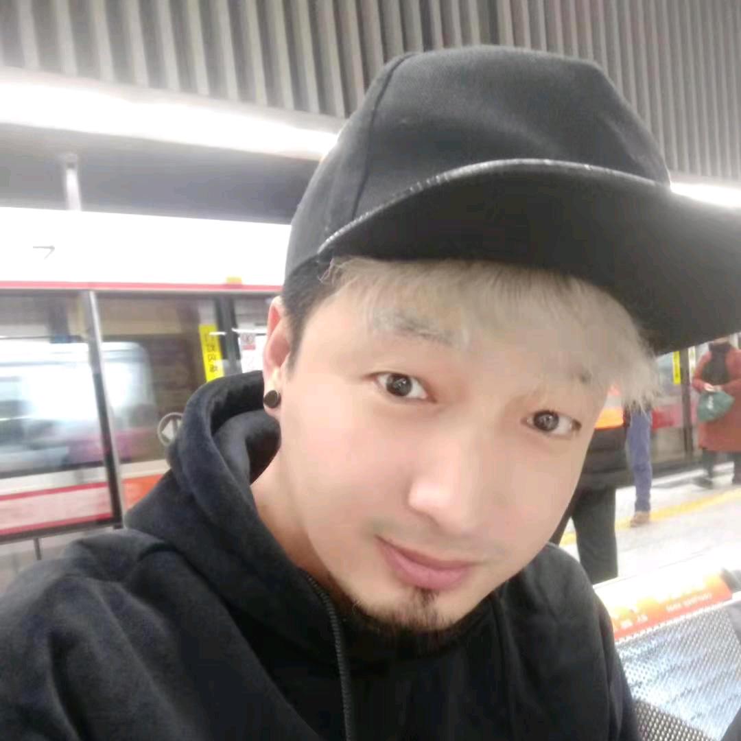 手执烟火行人间