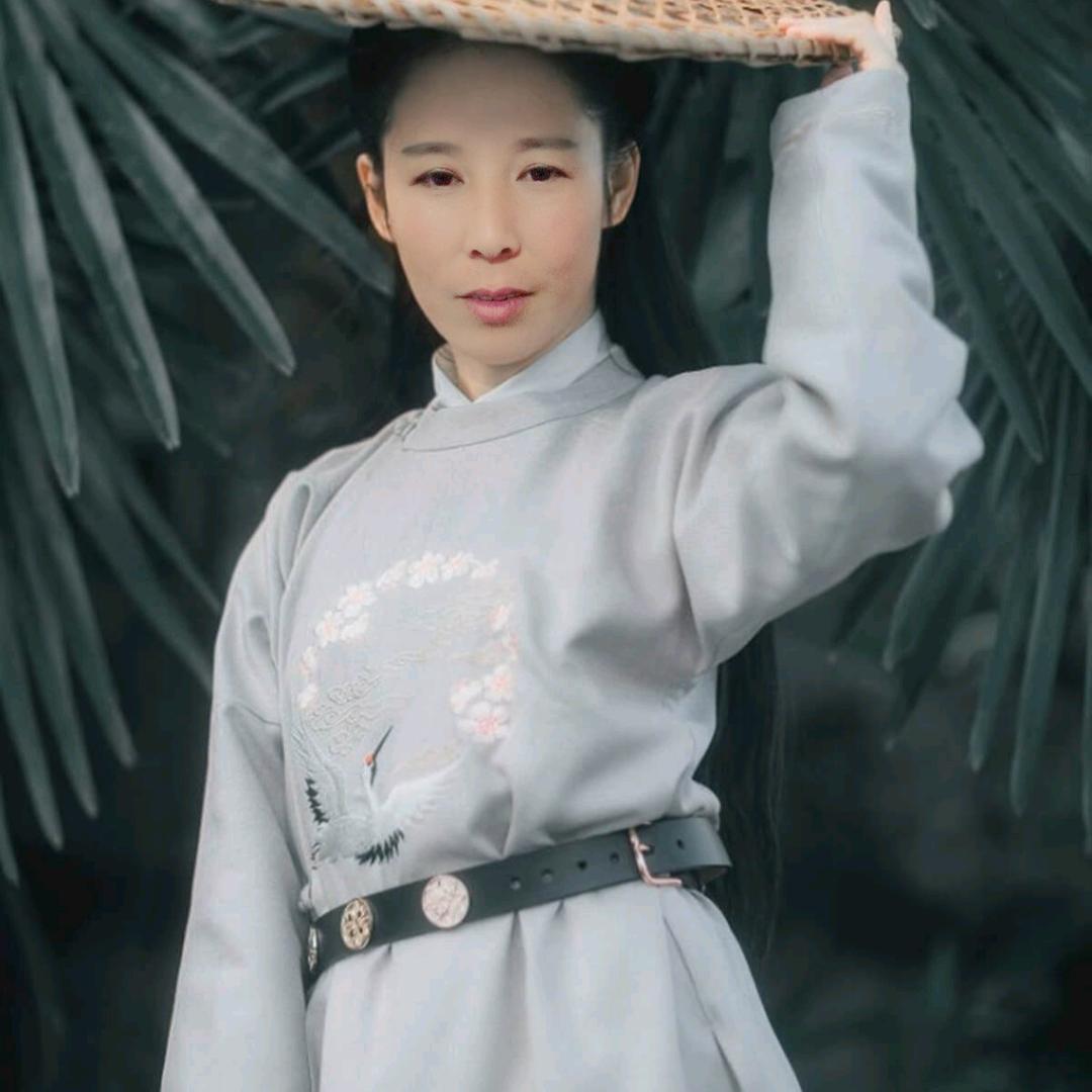 乛