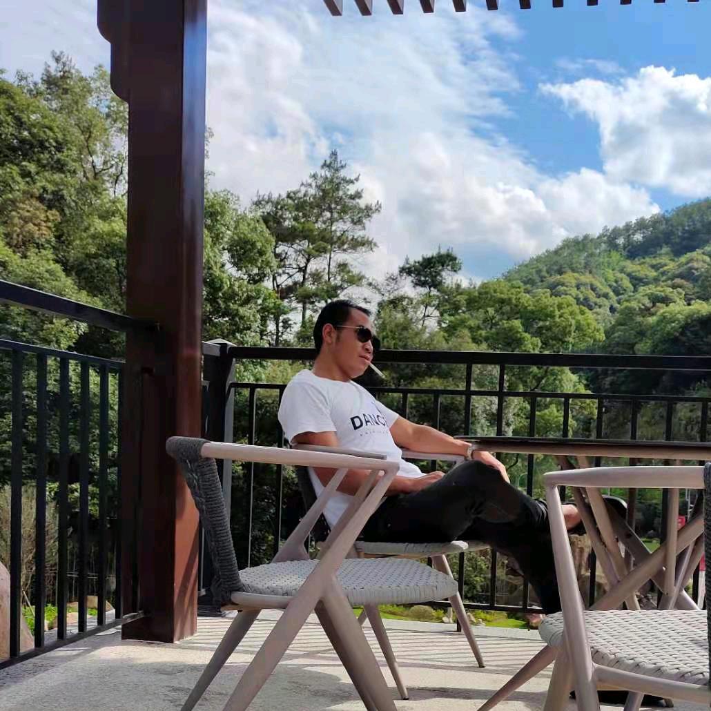 农村专业粉墙团队：小李