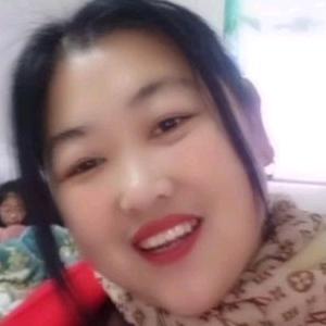 可爱的胖姐