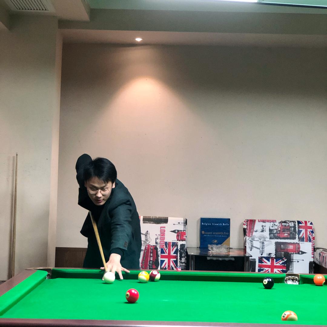 譚伱小老弟