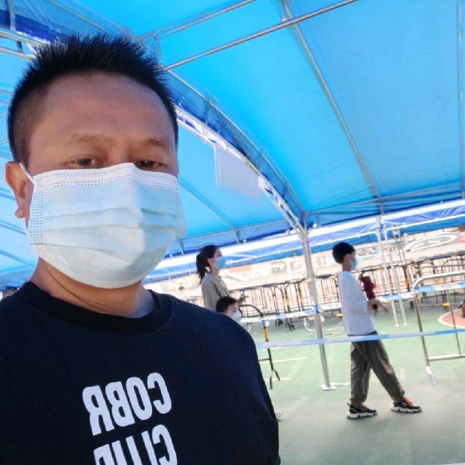 晴空的雄鹰