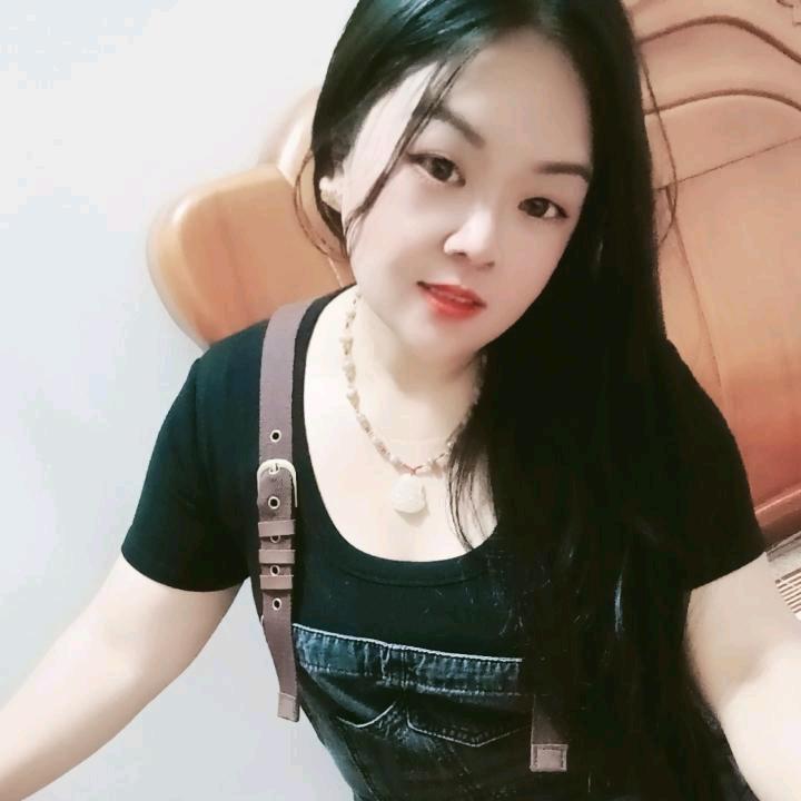 黄丽