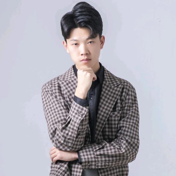 保山设计师星星