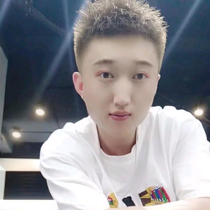 造型师💇＋建筑师🔨