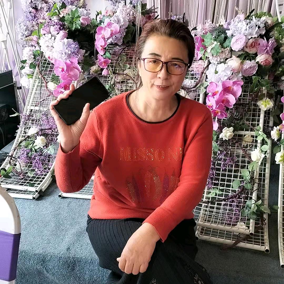 快乐姐。