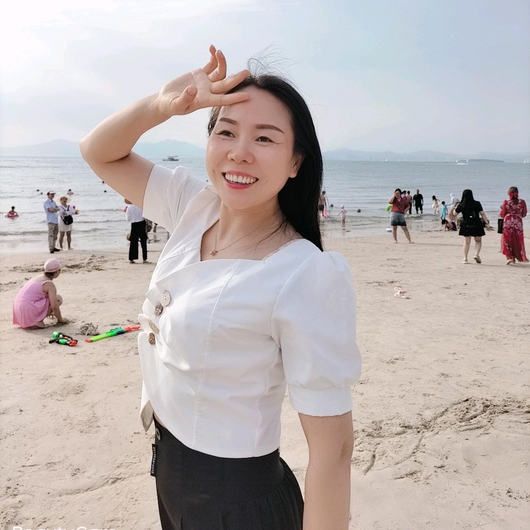 英英姐（ 躺平到暴汗日记）