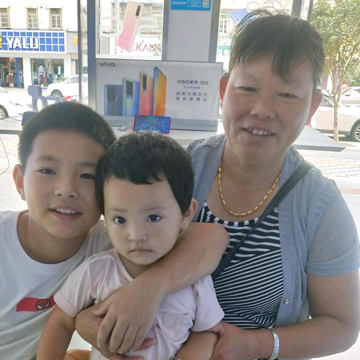 春华秋实😊