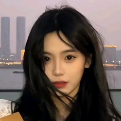 闵~