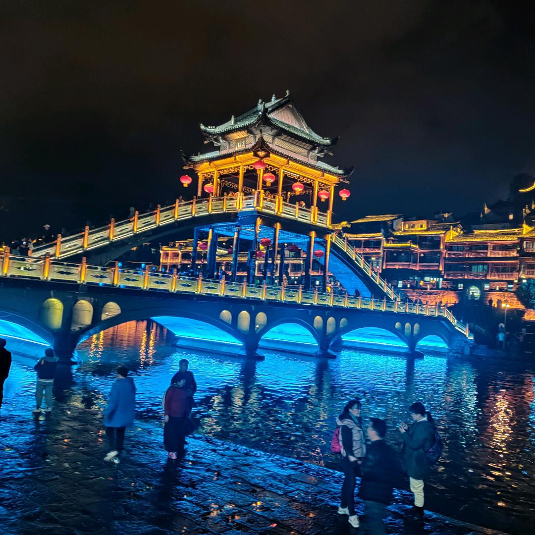 巴楚晓光