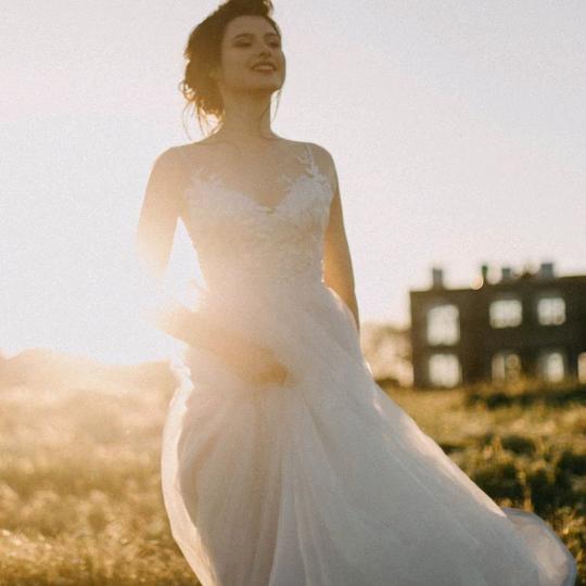 姐的笑意你看不懂