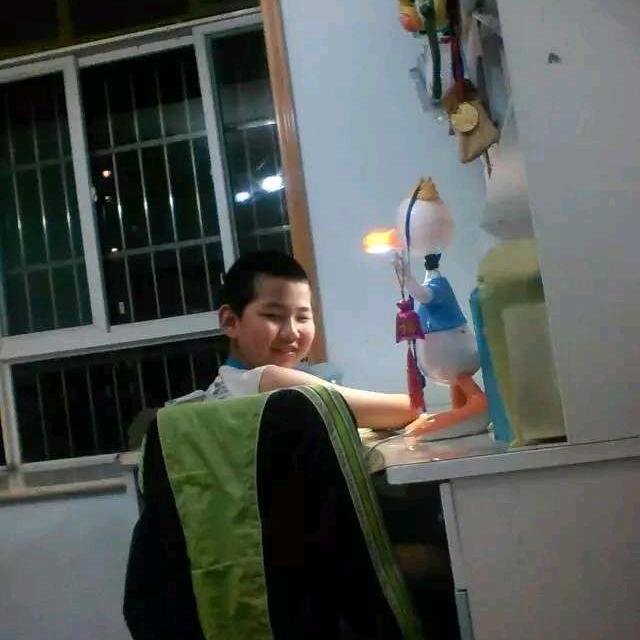 谢汶青
