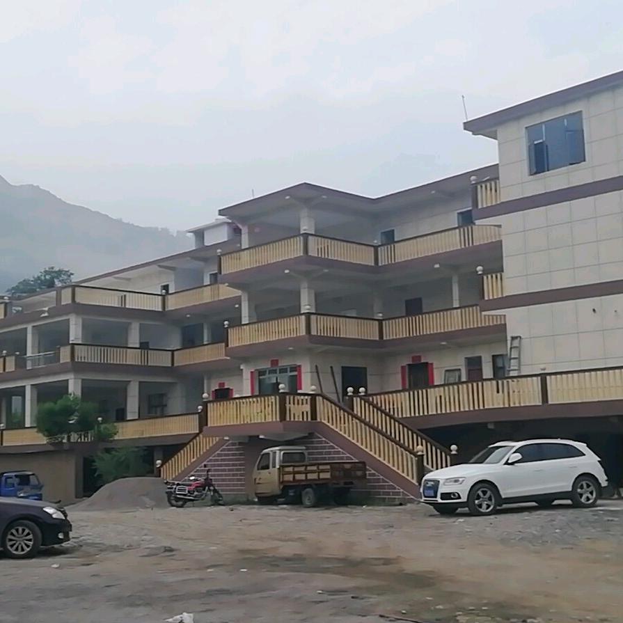 霍三哥山庄